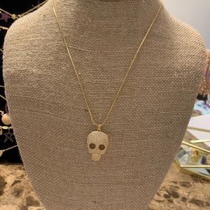 skull pendant necklace